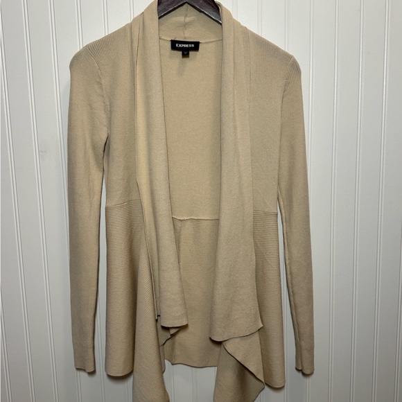 Cardigan - Picture 2 of 4